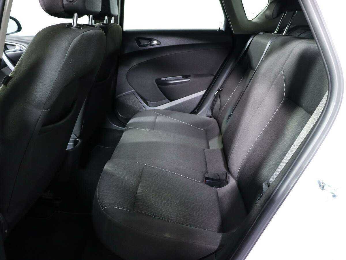 Opel Astra 2012 года с пробегом. Фото: #8