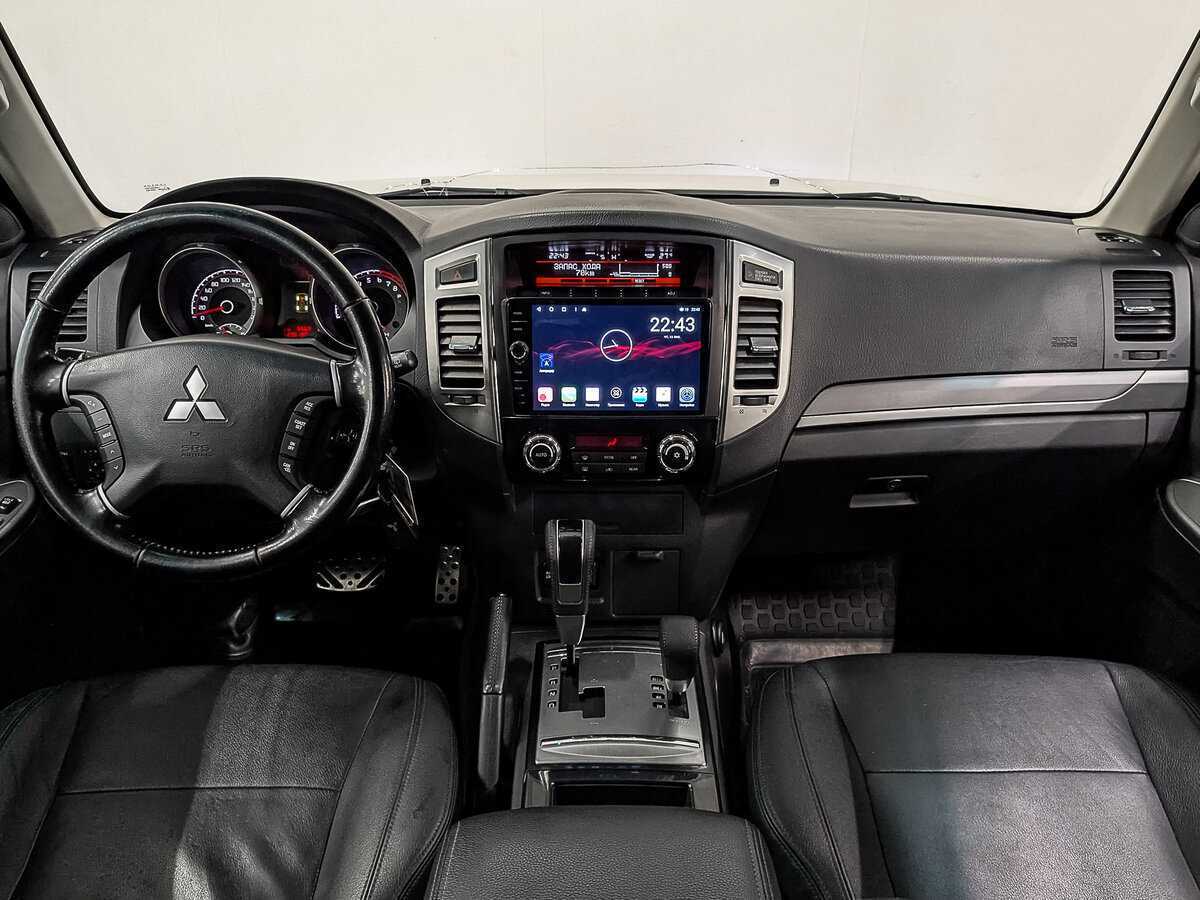 Mitsubishi Pajero 2015 года с пробегом. Фото: #13