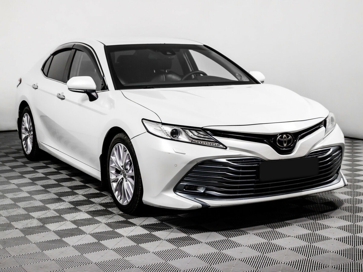 Toyota Camry 2019 года с пробегом. Фото: #2