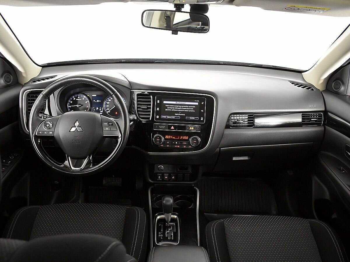 Mitsubishi Outlander 2018 года с пробегом. Фото: #9