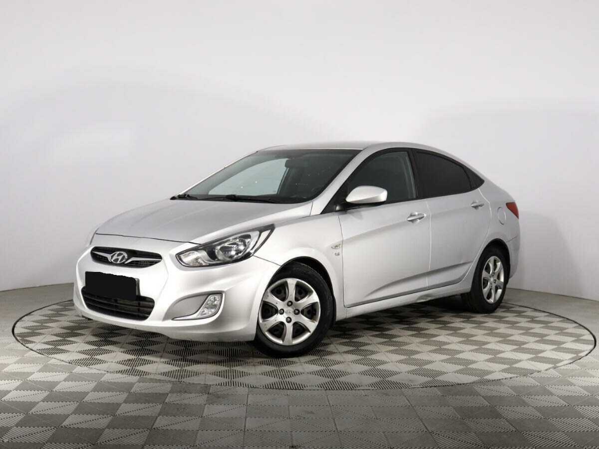Hyundai Solaris 2012 года с пробегом. Посмотреть фото