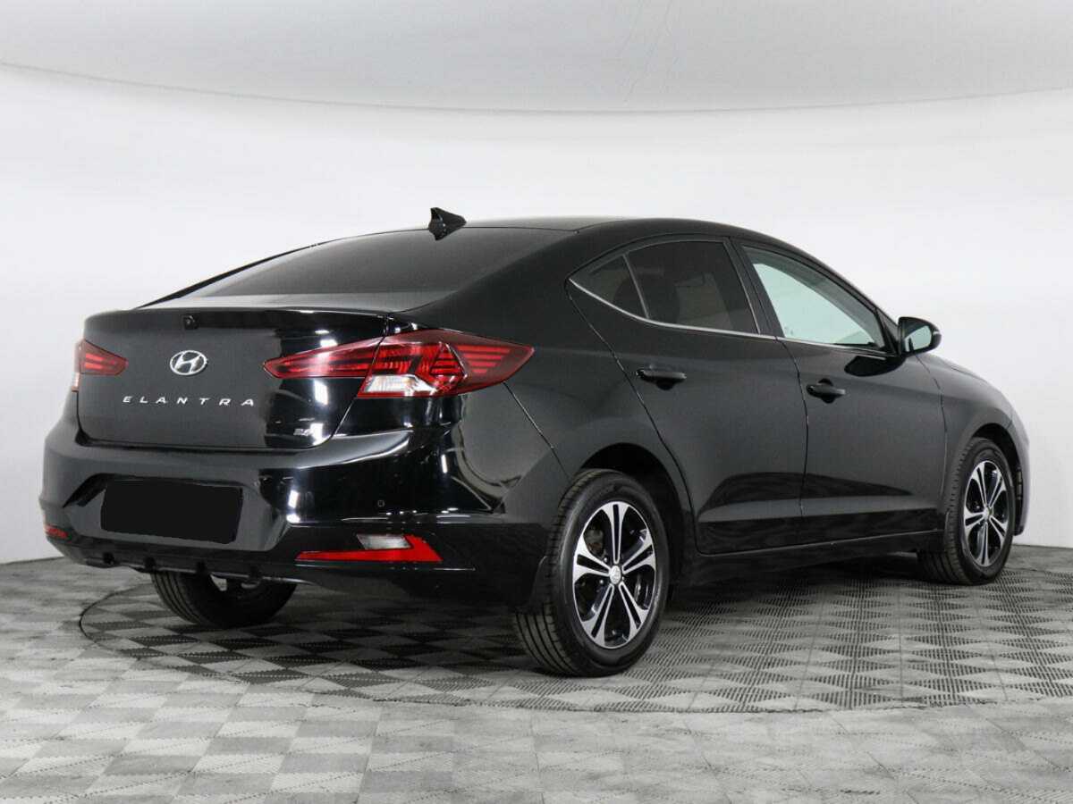 Hyundai Elantra 2019 года с пробегом. Фото: #4