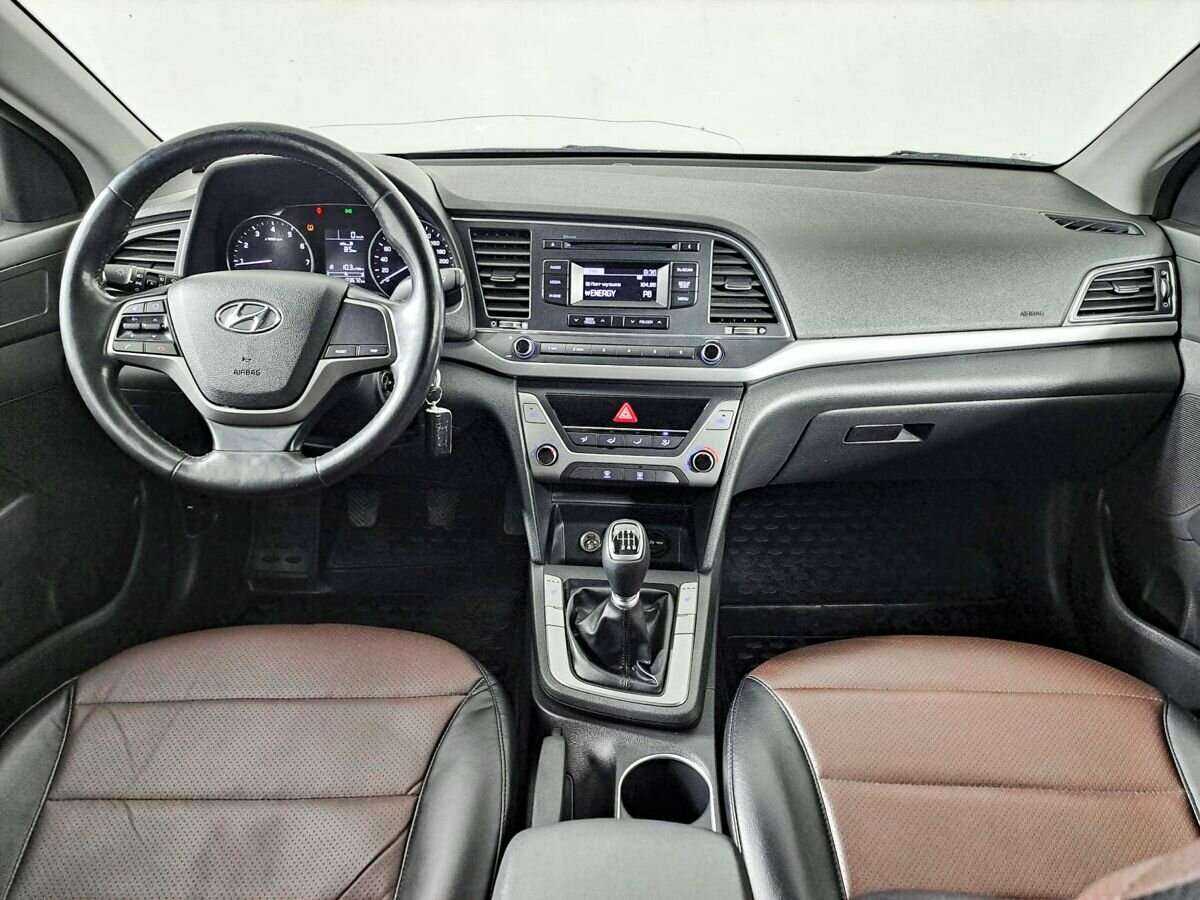 Hyundai Elantra 2017 года с пробегом. Фото: #11