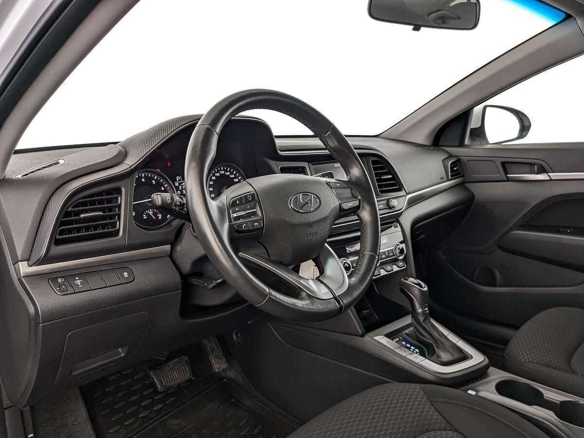 Hyundai Elantra 2020 года с пробегом. Фото: #14