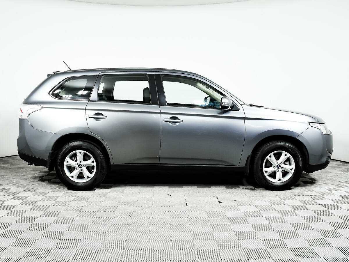 Mitsubishi Outlander 2013 года с пробегом. Фото: #3