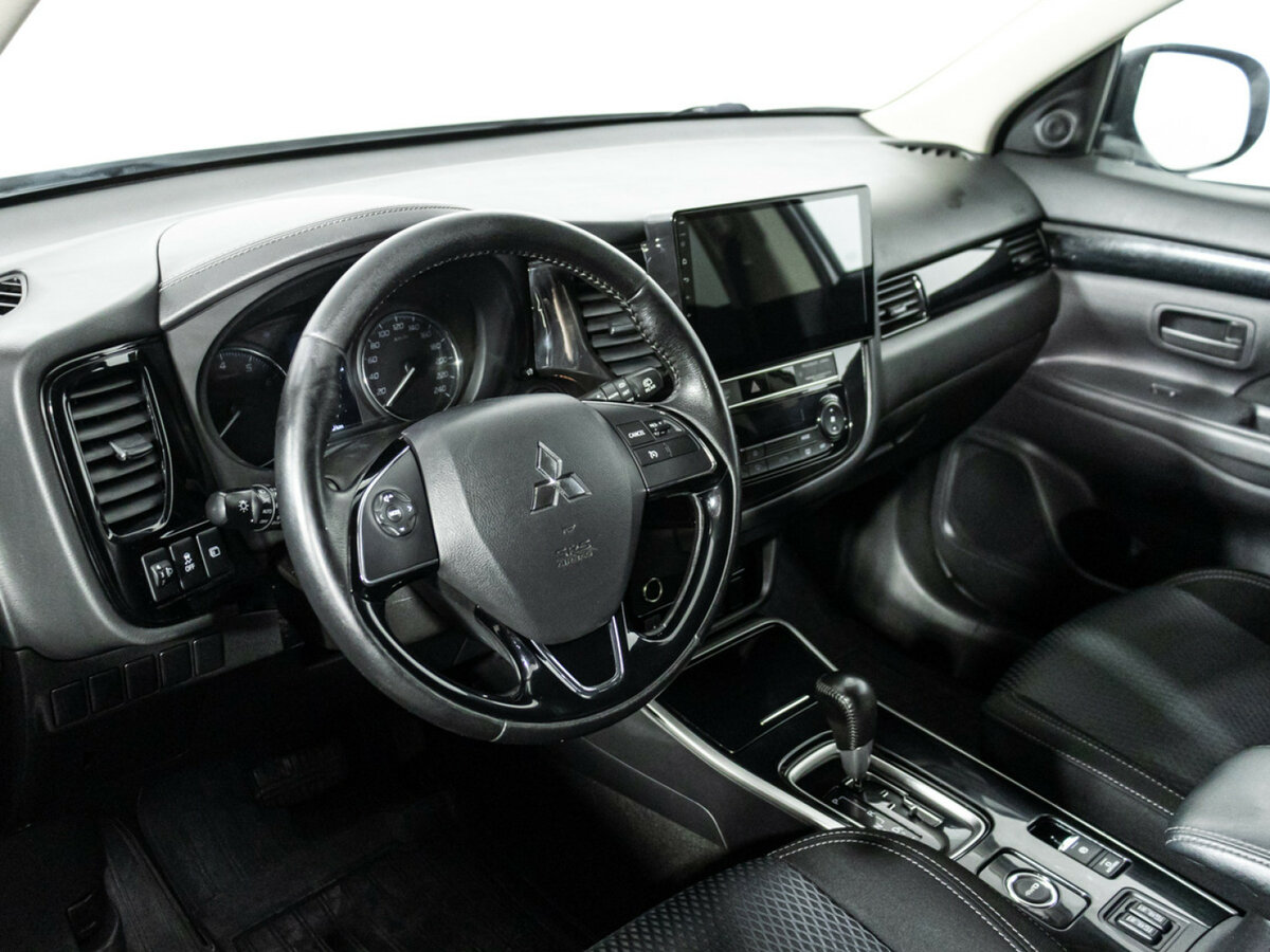 Mitsubishi Outlander 2019 года с пробегом. Фото: #10