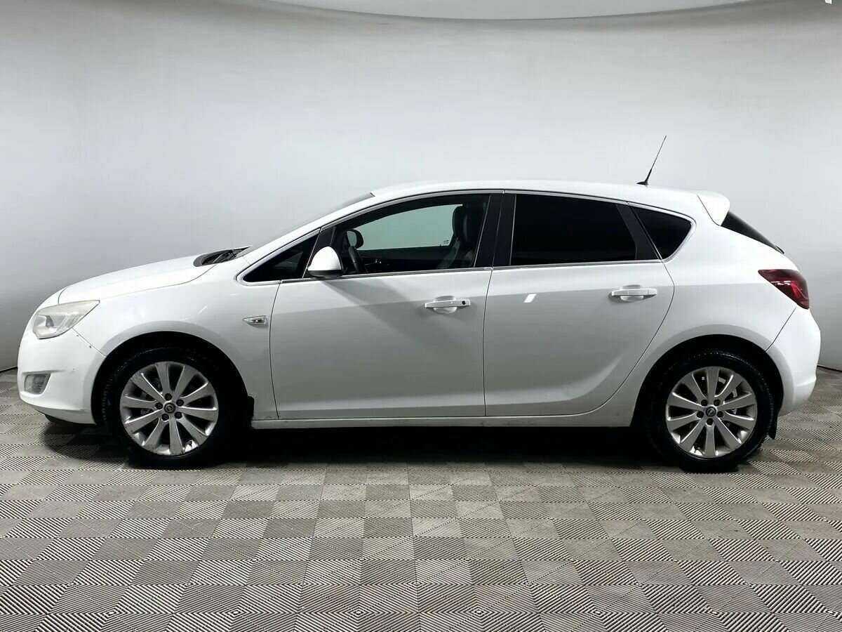 Opel Astra 2012 года с пробегом. Фото: #6