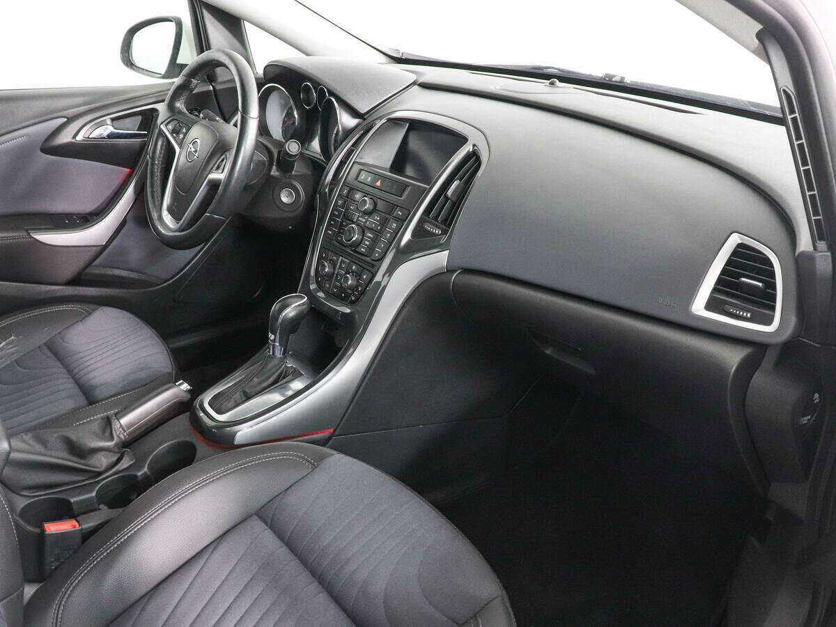 Opel Astra 2014 года с пробегом. Фото: #9