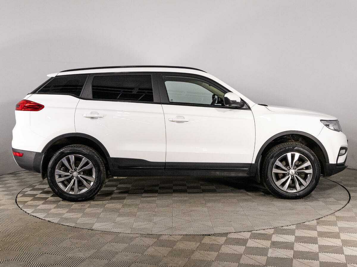 Geely Atlas 2021 года с пробегом. Фото: #3