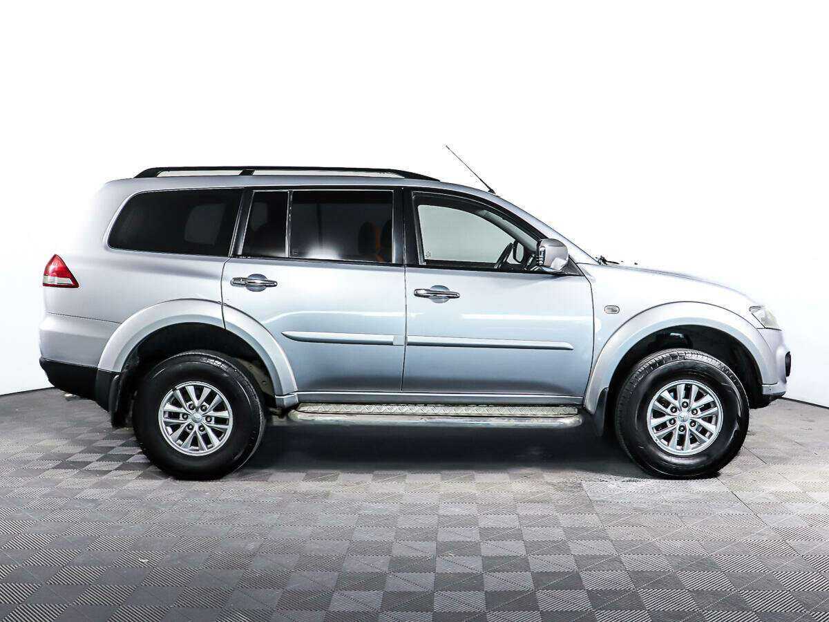 Mitsubishi Pajero Sport 2014 года с пробегом. Фото: #3