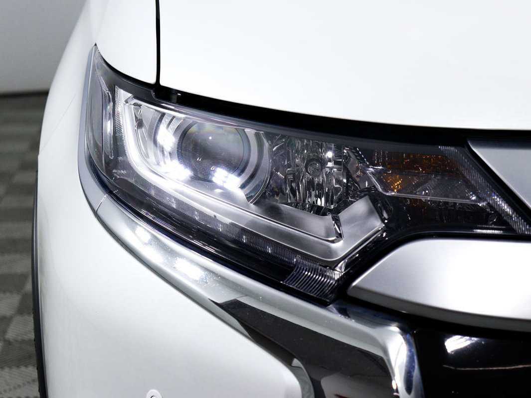 Mitsubishi Outlander 2021 года с пробегом. Фото: #11