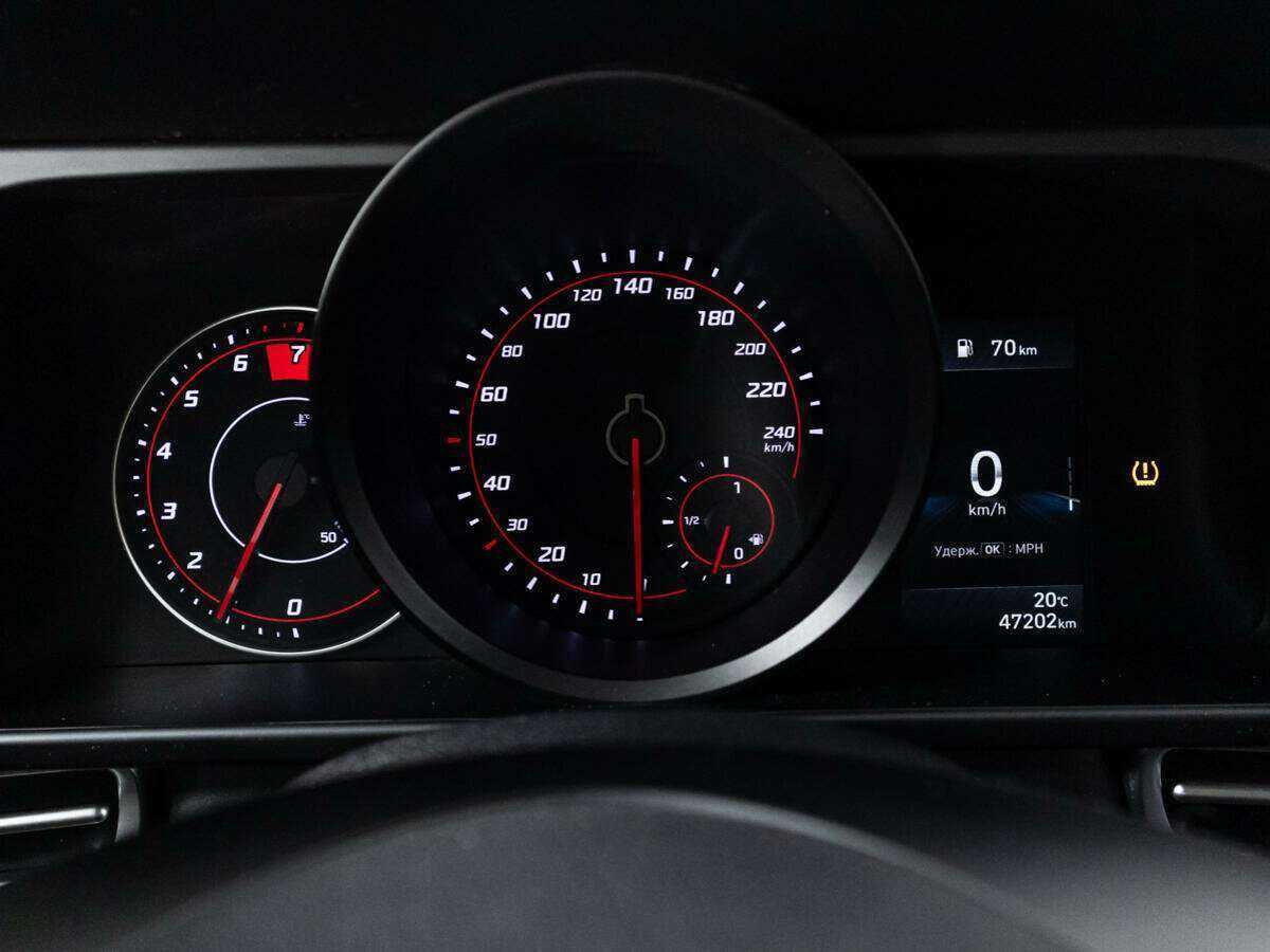 Hyundai Elantra 2021 года с пробегом. Фото: #11