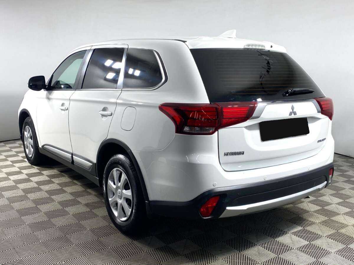 Mitsubishi Outlander 2017 года с пробегом. Фото: #6