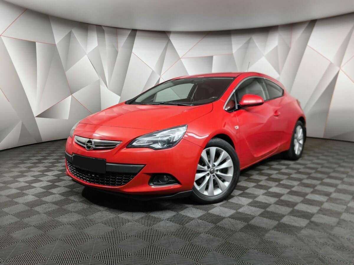 Opel Astra 2012 года с пробегом. Посмотреть фото