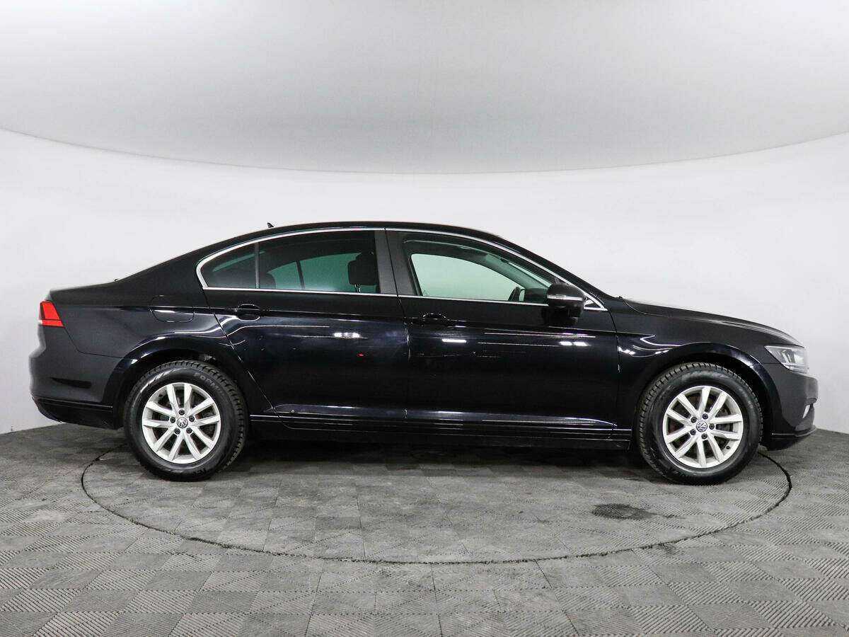 Volkswagen Passat 2020 года с пробегом. Фото: #3