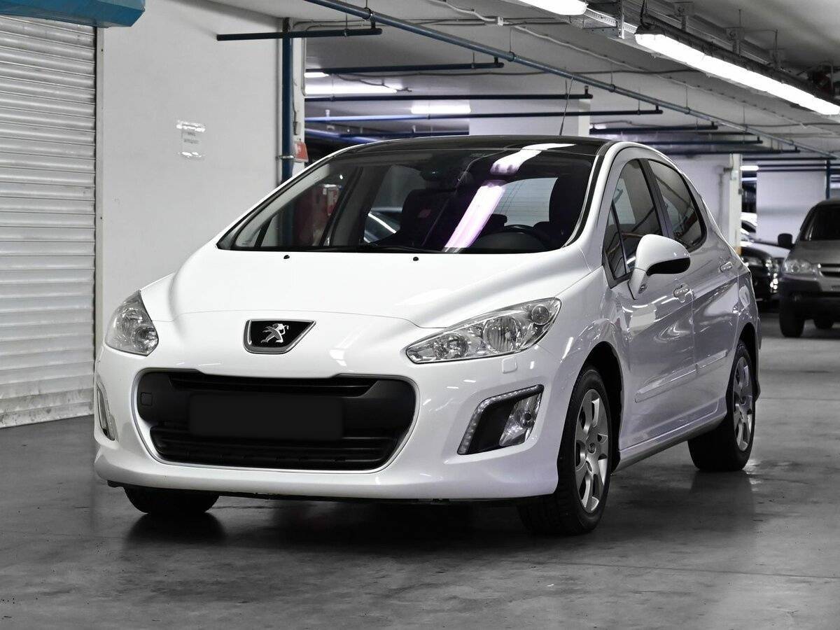 Peugeot 308 2012 года с пробегом. Посмотреть фото