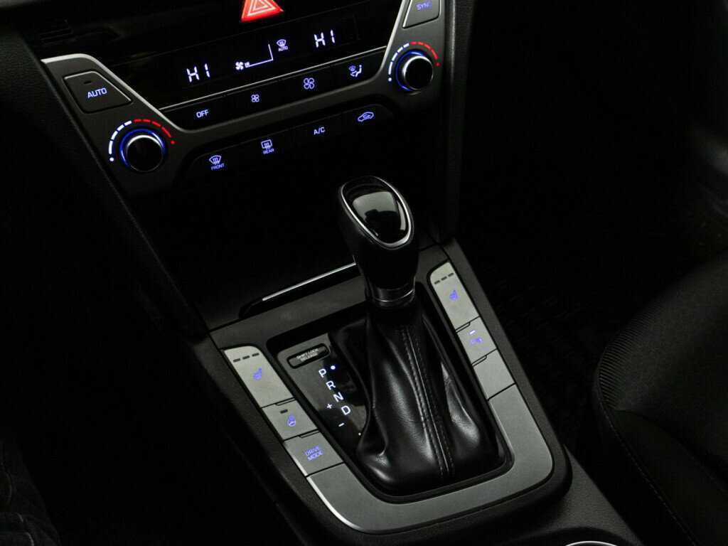 Hyundai Elantra 2018 года с пробегом. Фото: #16