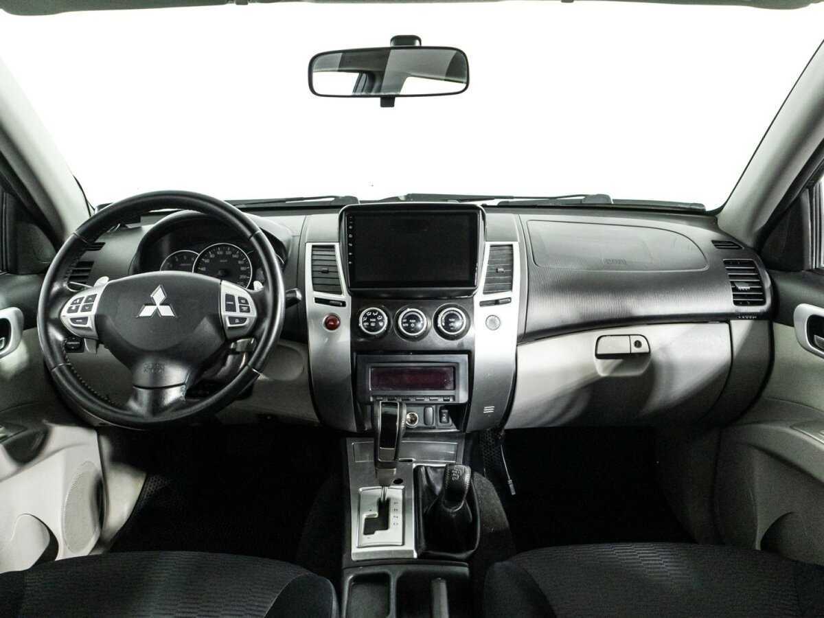Mitsubishi Pajero Sport 2013 года с пробегом. Фото: #12