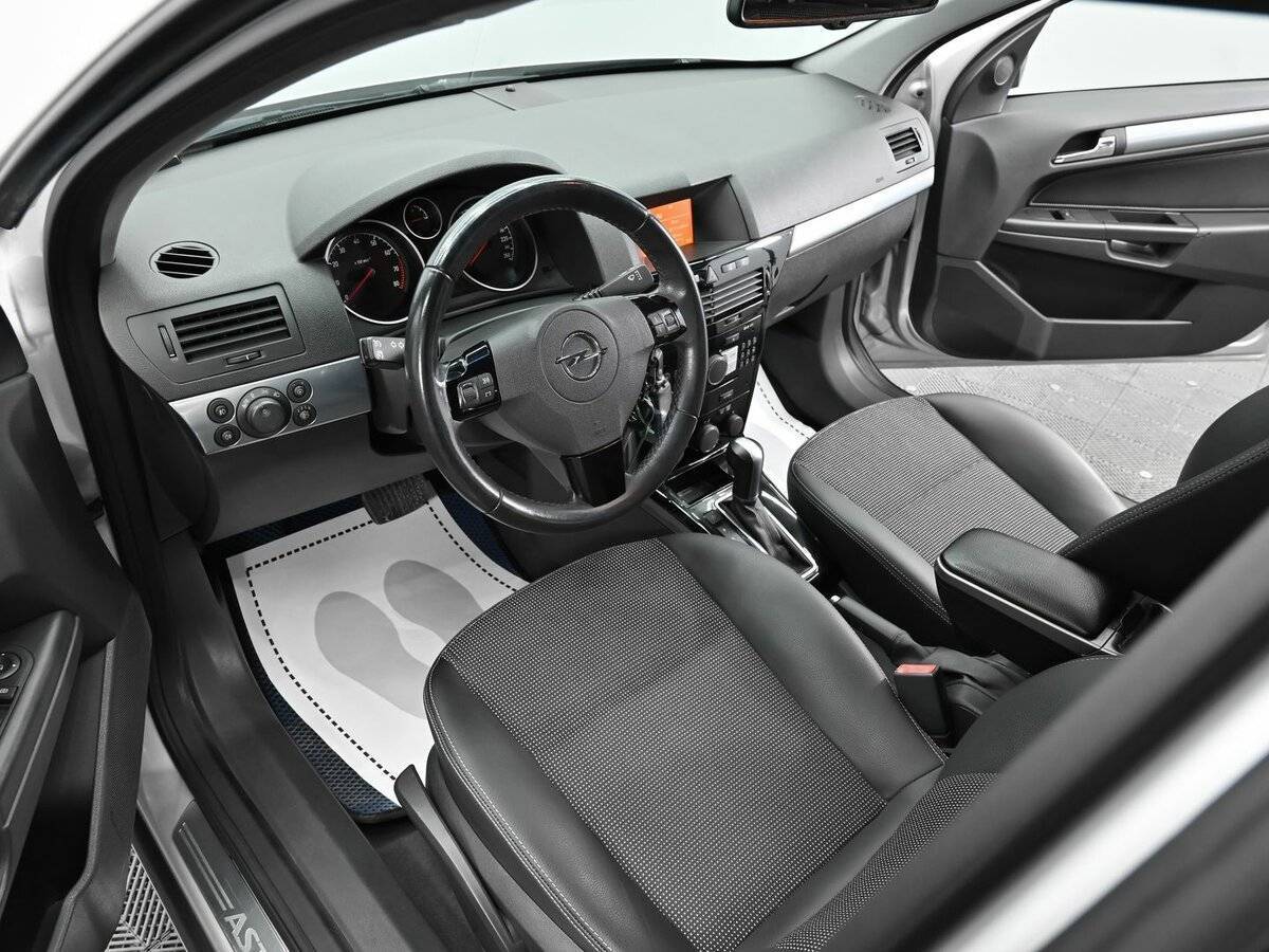 Opel Astra 2012 года с пробегом. Фото: #7