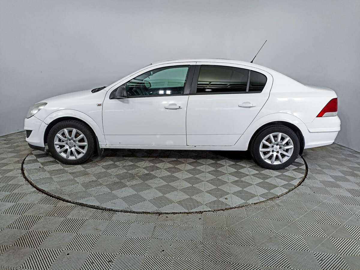 Opel Astra 2013 года с пробегом. Фото: #7