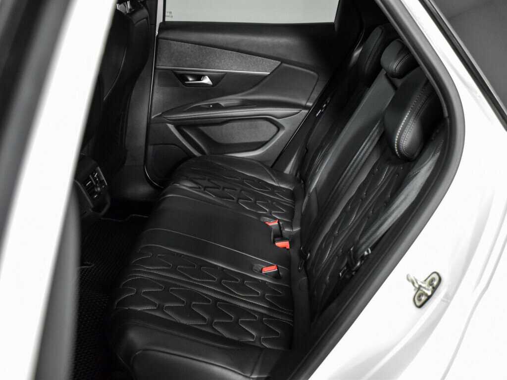 Peugeot 3008 2018 года с пробегом. Фото: #14