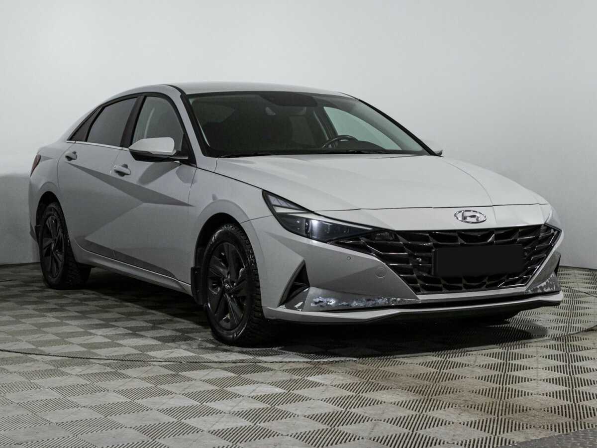 Hyundai Elantra 2021 года с пробегом. Фото: #2