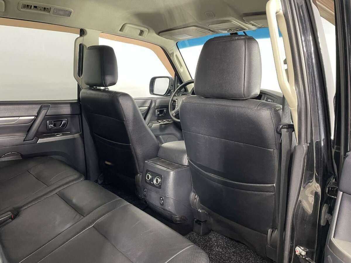 Mitsubishi Pajero 2012 года с пробегом. Фото: #13