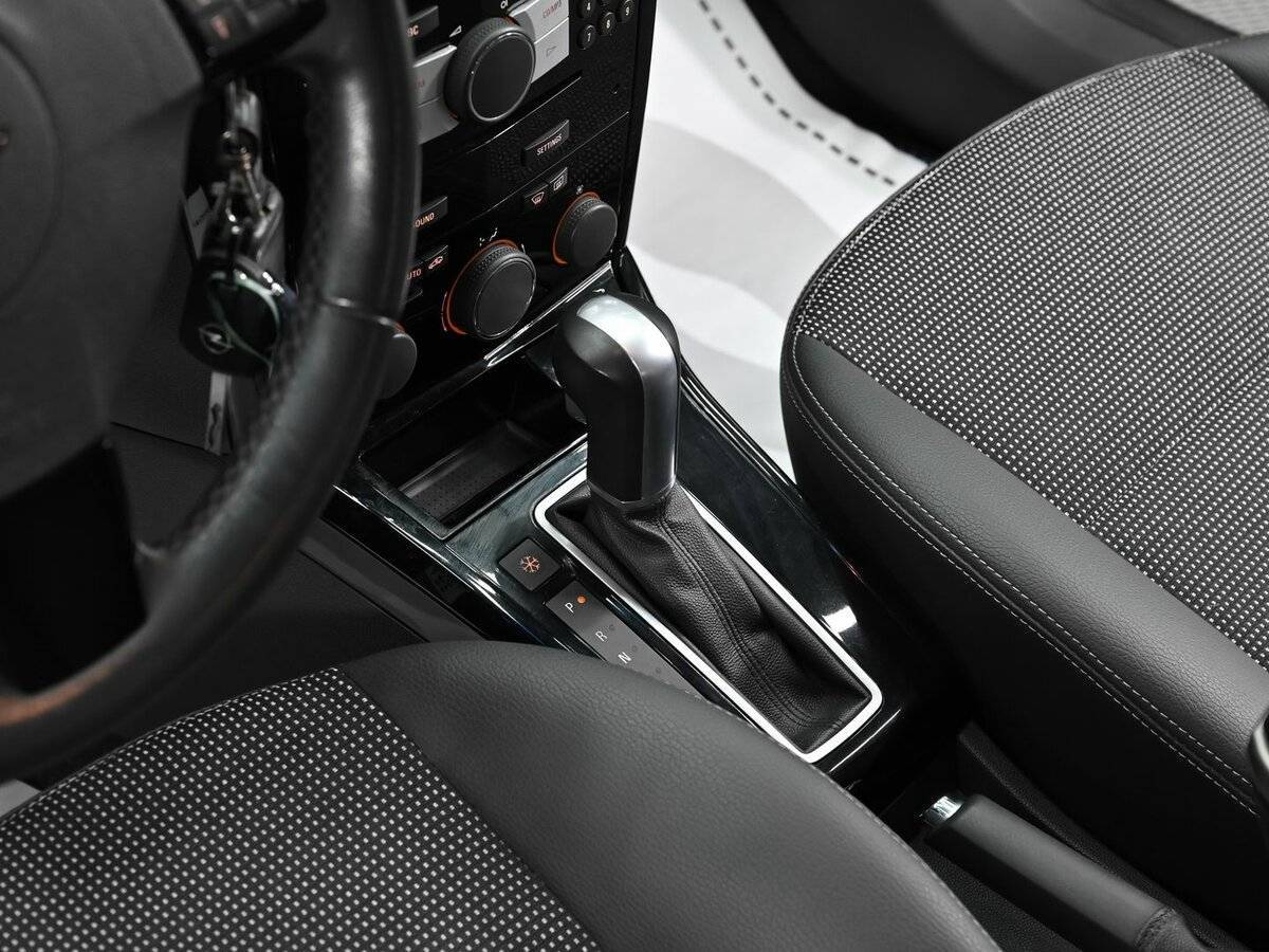 Opel Astra 2012 года с пробегом. Фото: #9