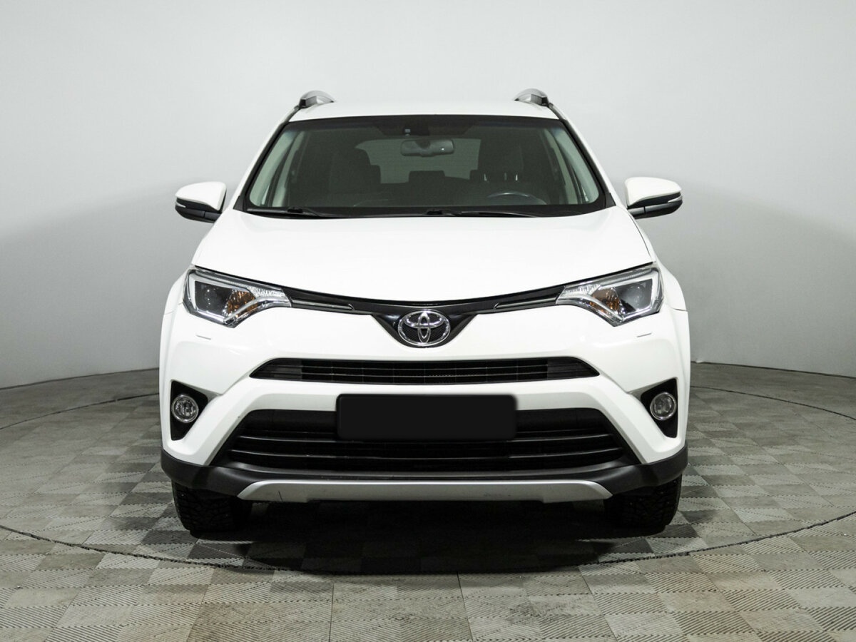 Toyota RAV4 2016 года с пробегом. Фото: #1
