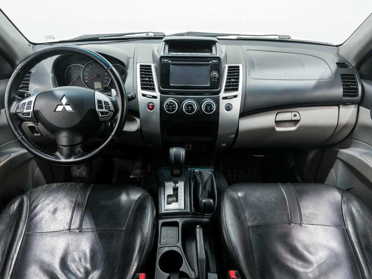 Mitsubishi Pajero Sport 2014 года с пробегом. Фото: #9