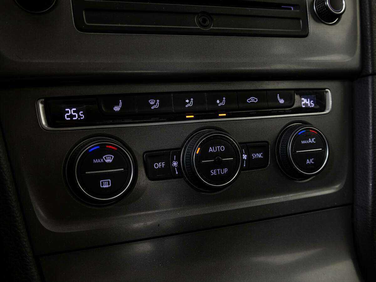 Volkswagen Golf 2013 года с пробегом. Фото: #14