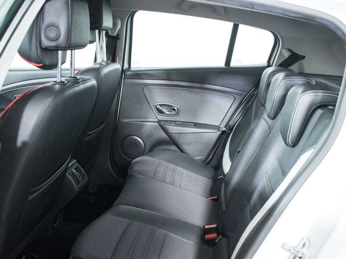 Renault Megane 2013 года с пробегом. Фото: #9