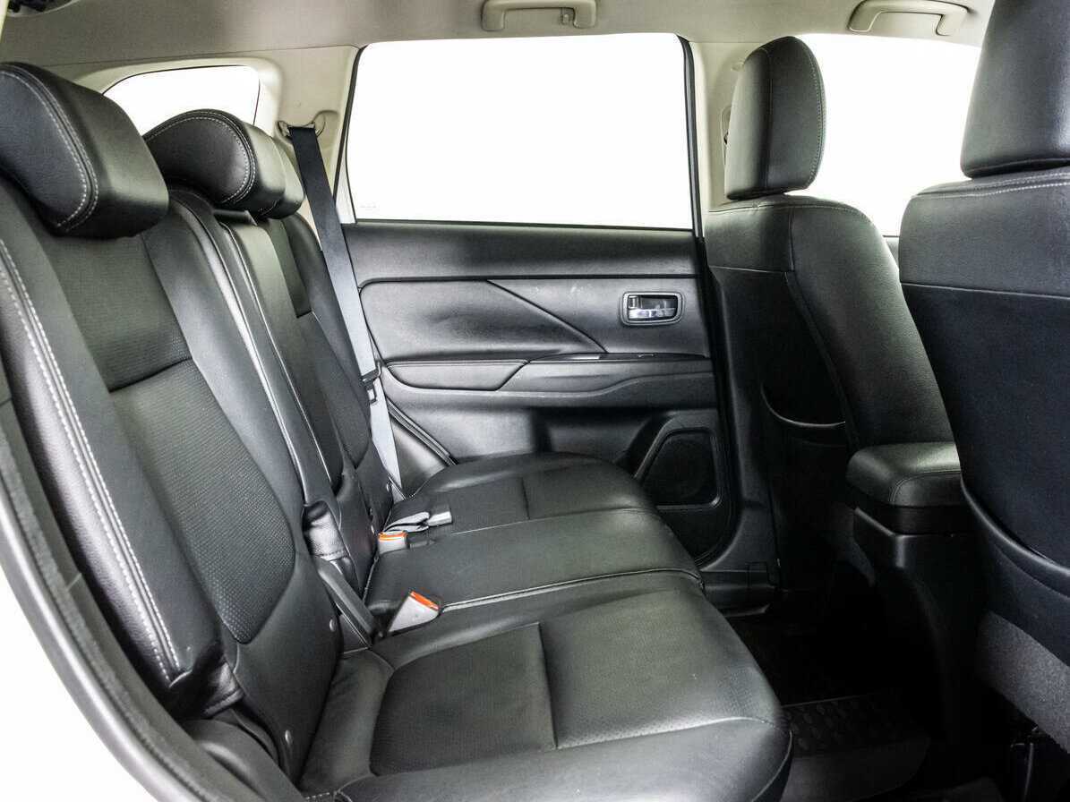 Mitsubishi Outlander 2018 года с пробегом. Фото: #13