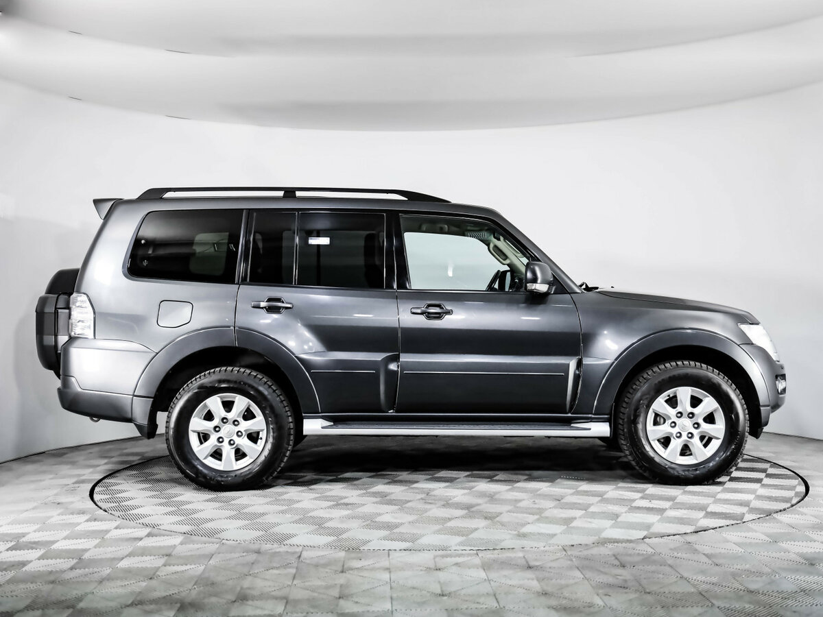 Mitsubishi Pajero 2015 года с пробегом. Фото: #3