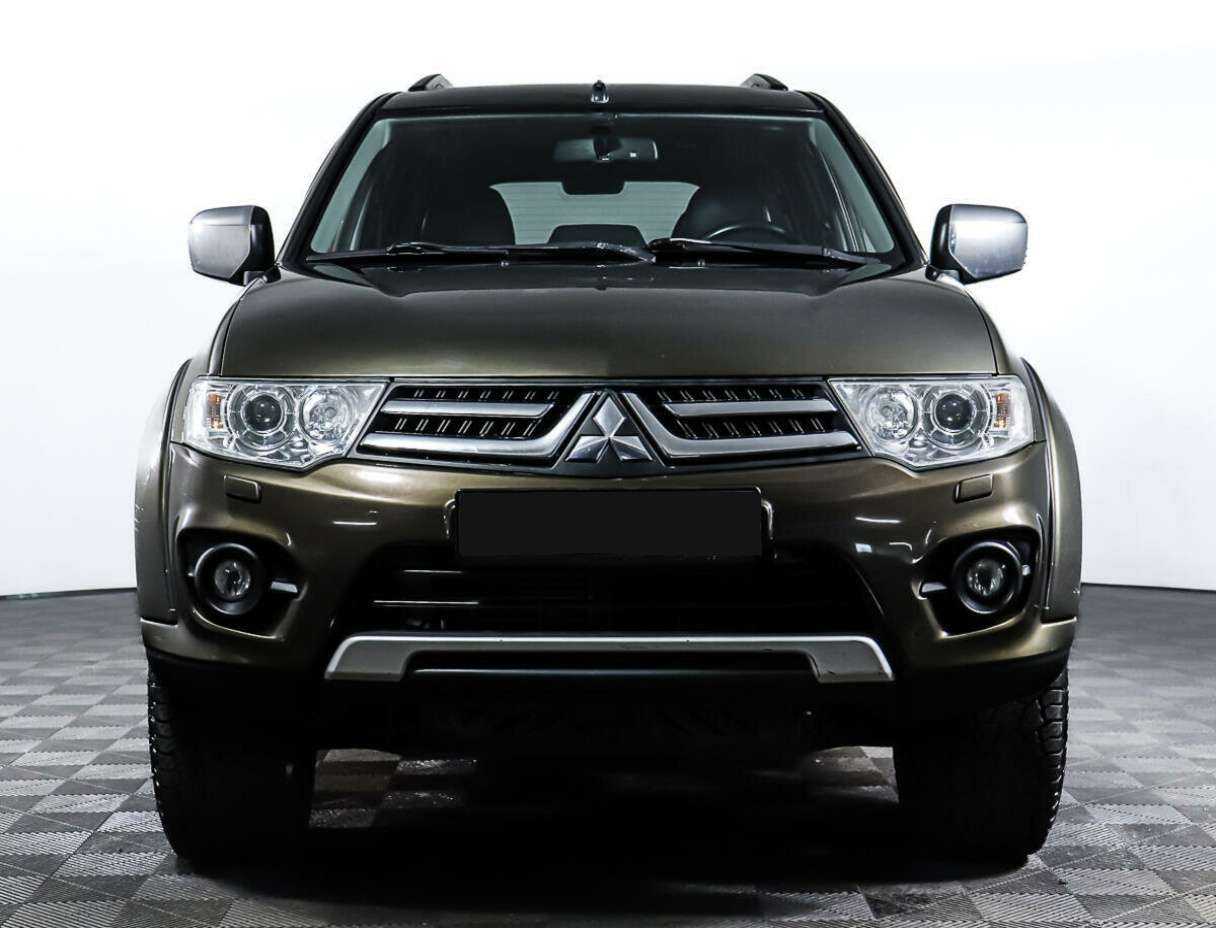 Mitsubishi Pajero Sport 2014 года с пробегом. Фото: #1