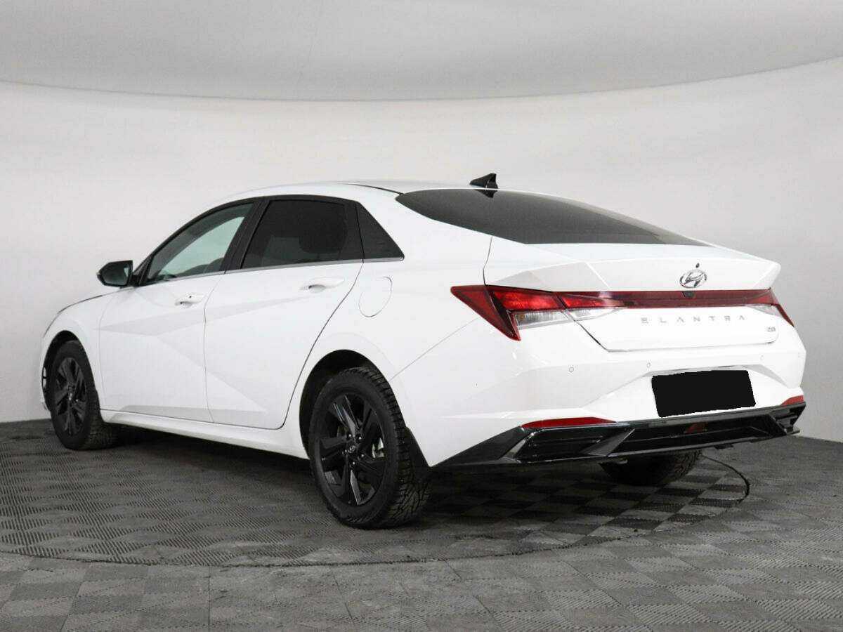 Hyundai Elantra 2021 года с пробегом. Фото: #6