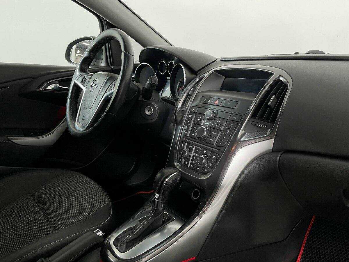 Opel Astra 2012 года с пробегом. Фото: #8