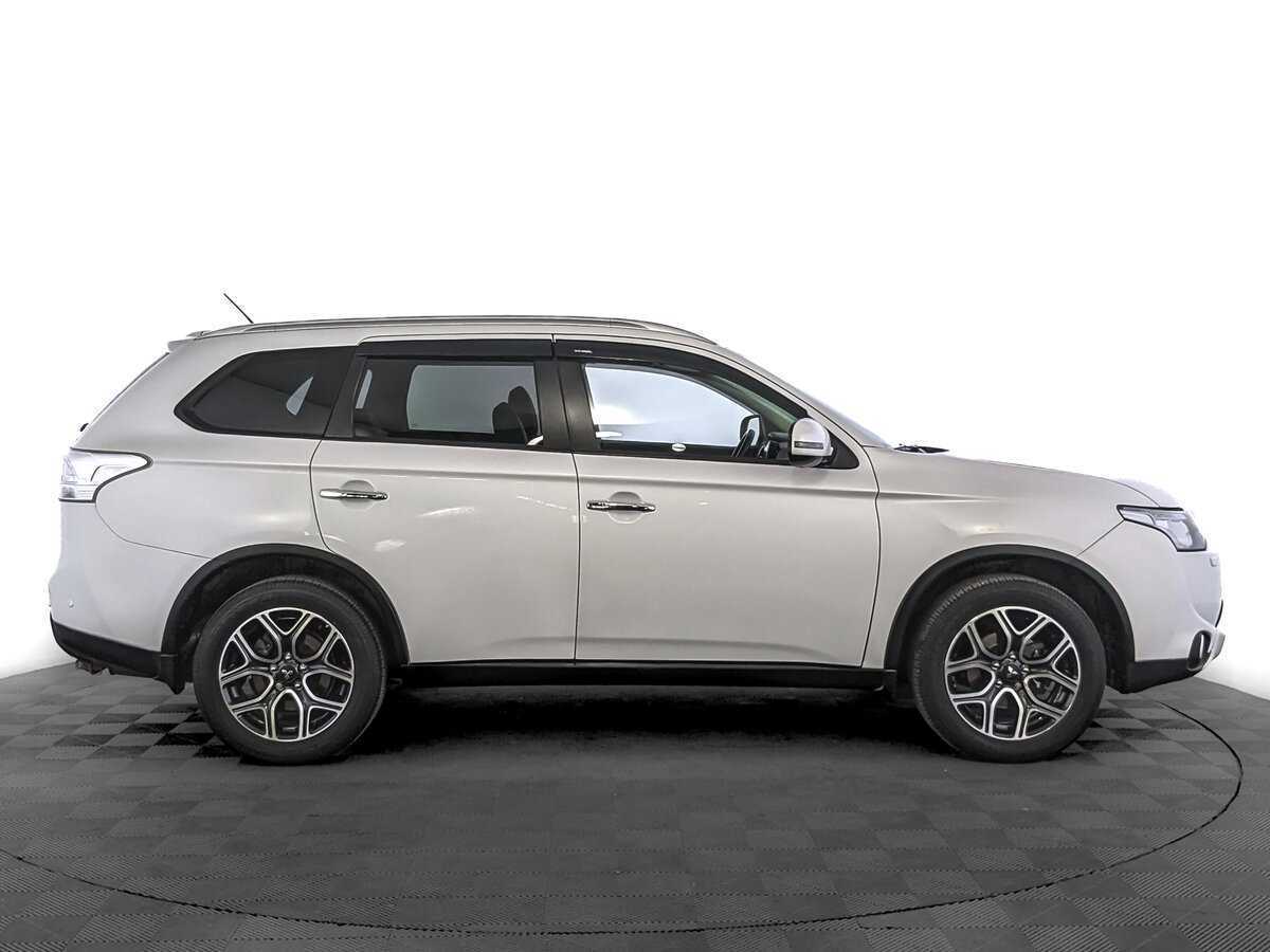 Mitsubishi Outlander 2014 года с пробегом. Фото: #3