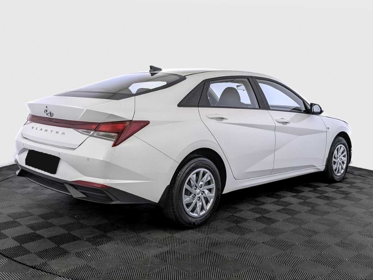 Hyundai Elantra 2022 года с пробегом. Фото: #4