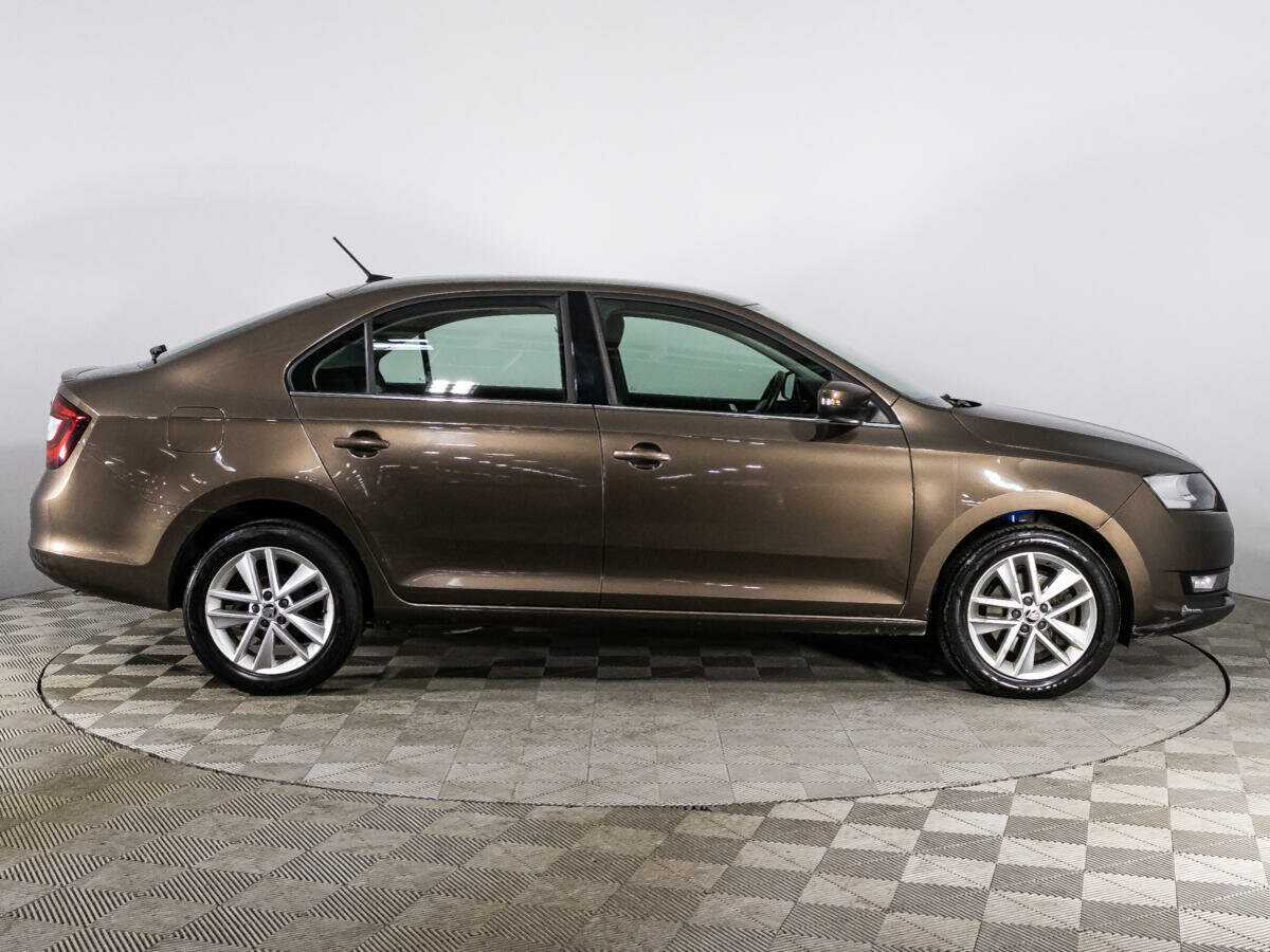 Skoda Rapid 2018 года с пробегом. Фото: #3