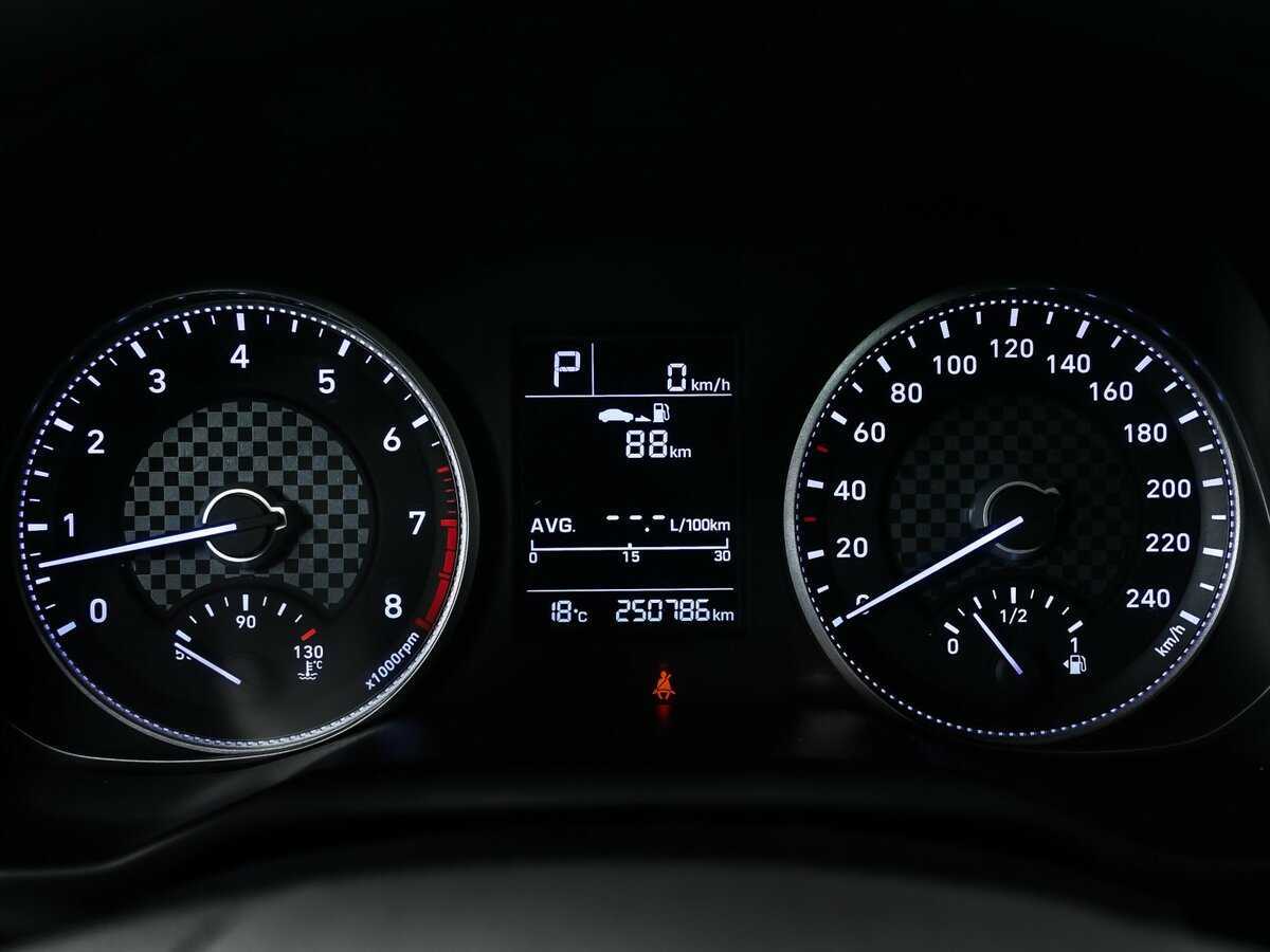 Hyundai Elantra 2020 года с пробегом. Фото: #9