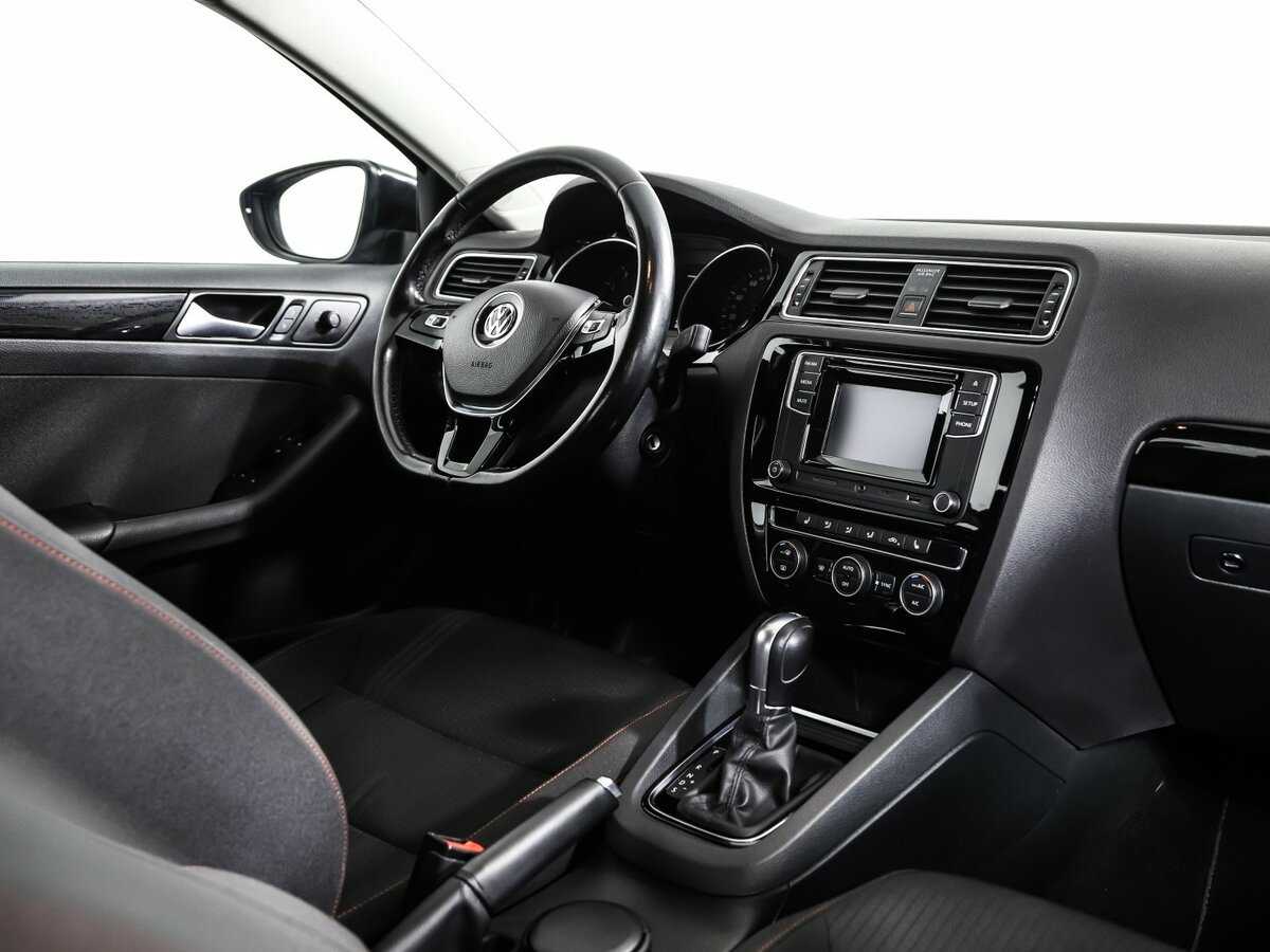 Volkswagen Jetta 2017 года с пробегом. Фото: #8