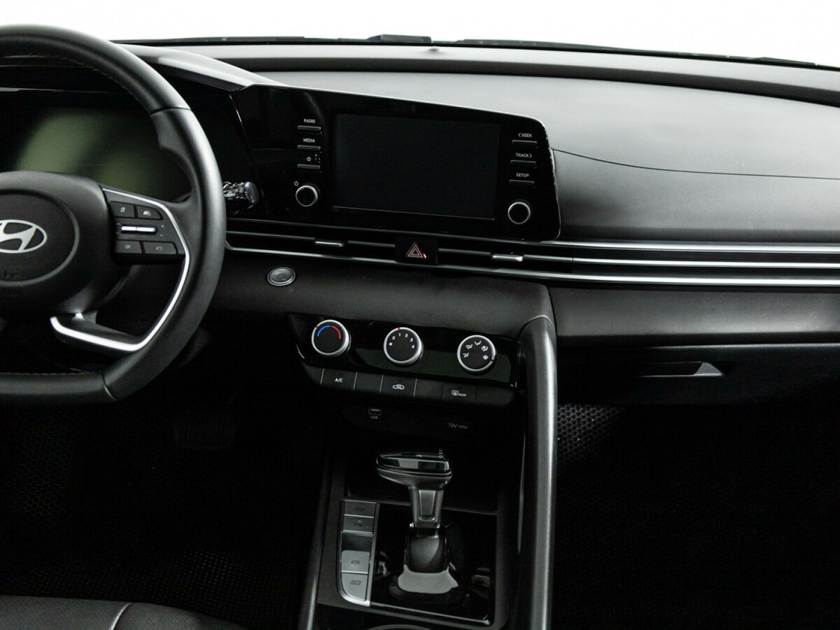 Hyundai Elantra 2023 года с пробегом. Фото: #13