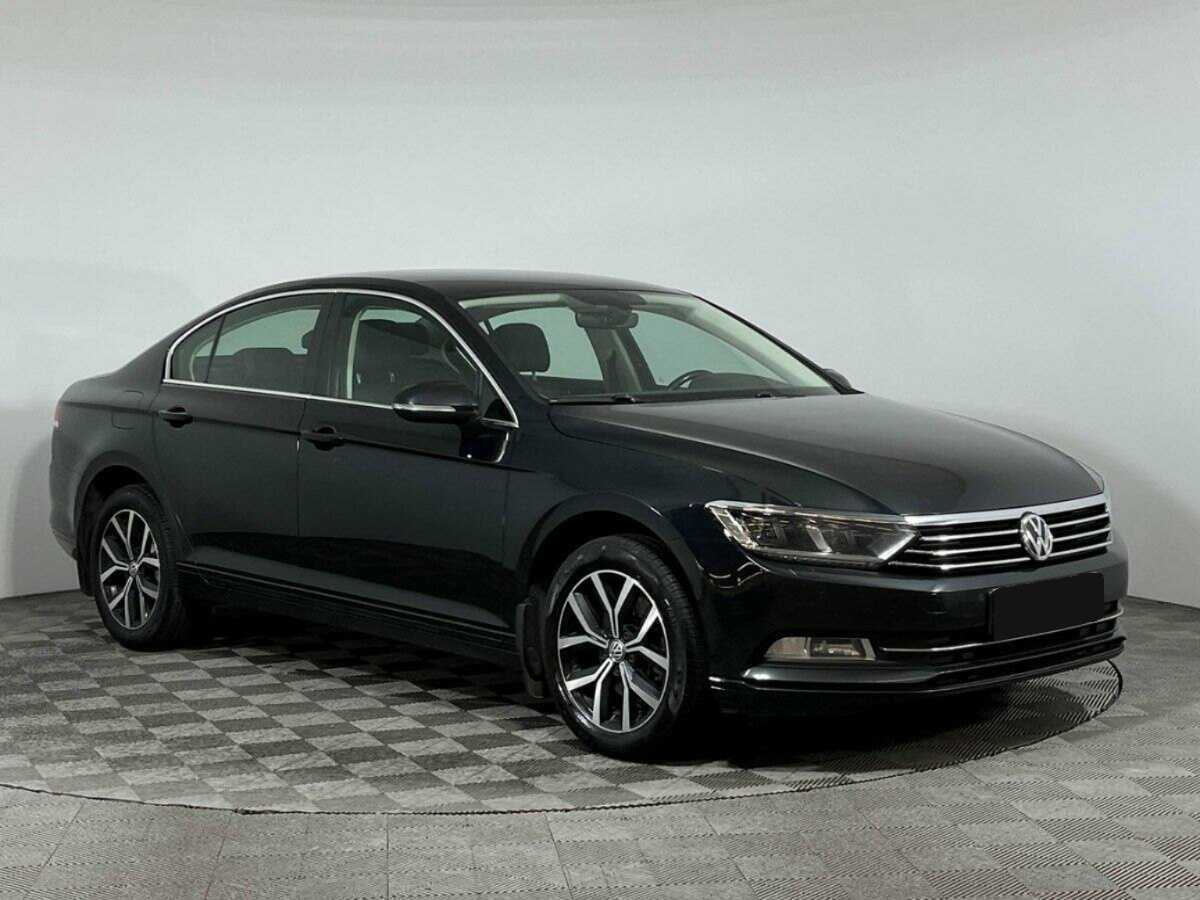 Volkswagen Passat 2018 года с пробегом. Фото: #2