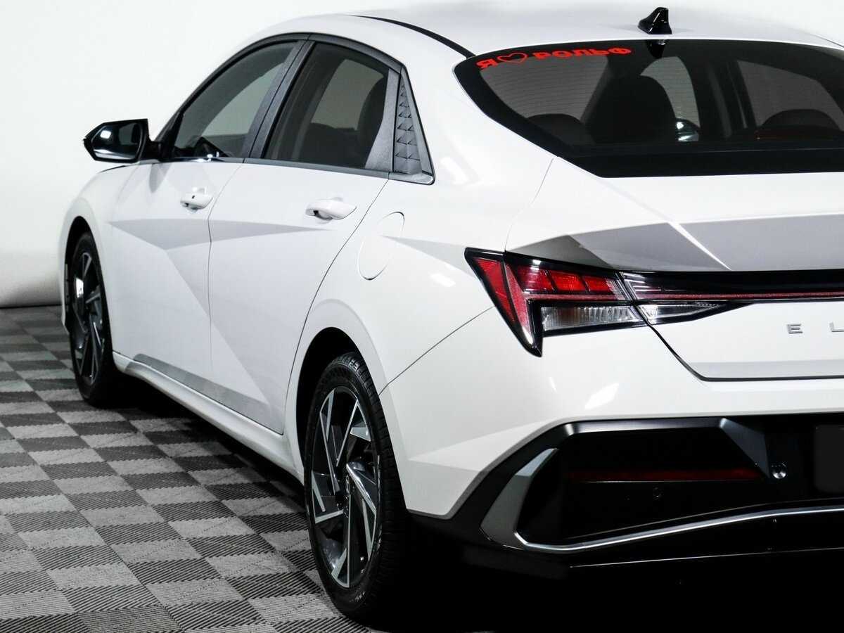 Hyundai Elantra 2023 года с пробегом. Фото: #19
