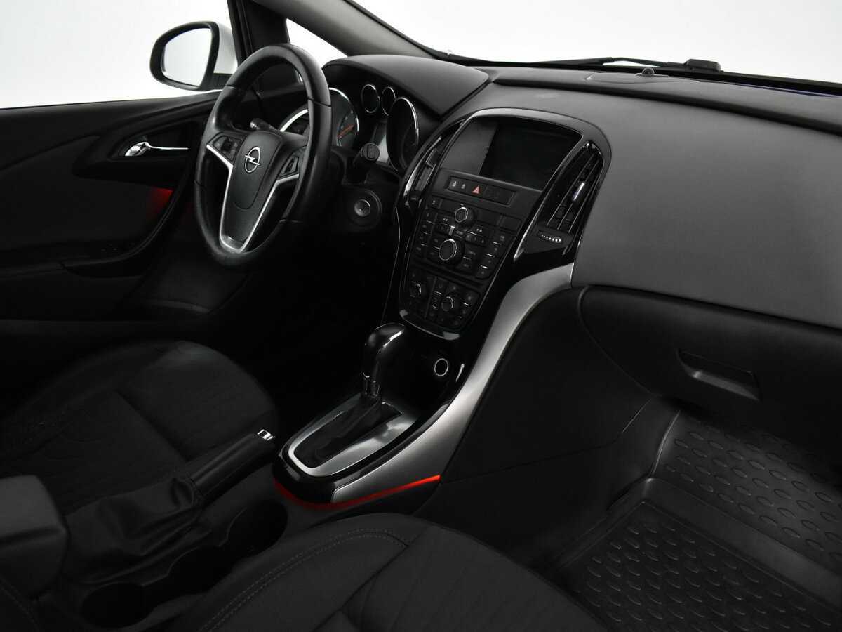 Opel Astra 2014 года с пробегом. Фото: #9