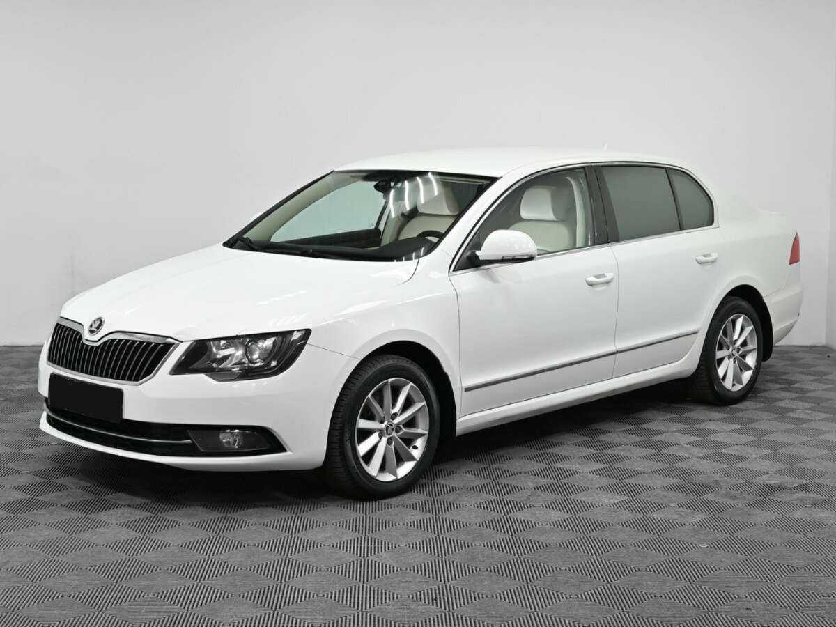 Skoda Superb 2013 года с пробегом. Посмотреть фото