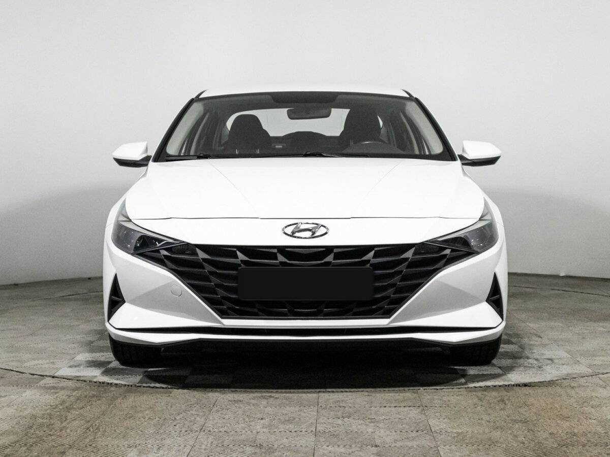 Hyundai Elantra 2021 года с пробегом. Фото: #1