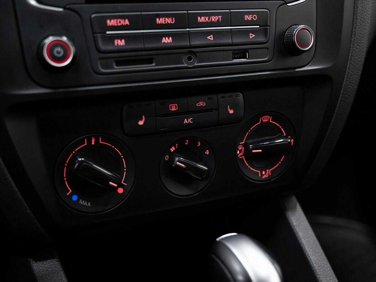 Volkswagen Jetta 2015 года с пробегом. Фото: #16