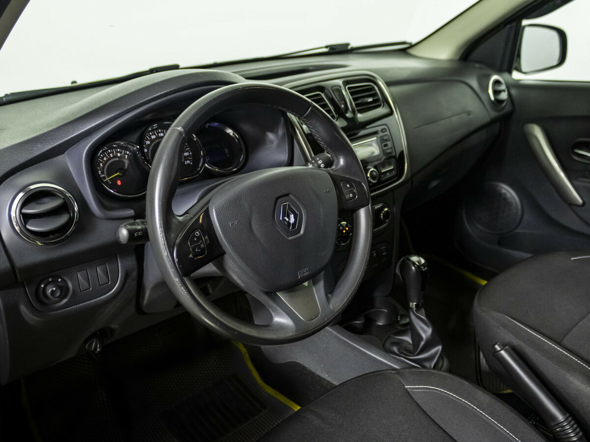 Renault Sandero 2015 года с пробегом. Фото: #9